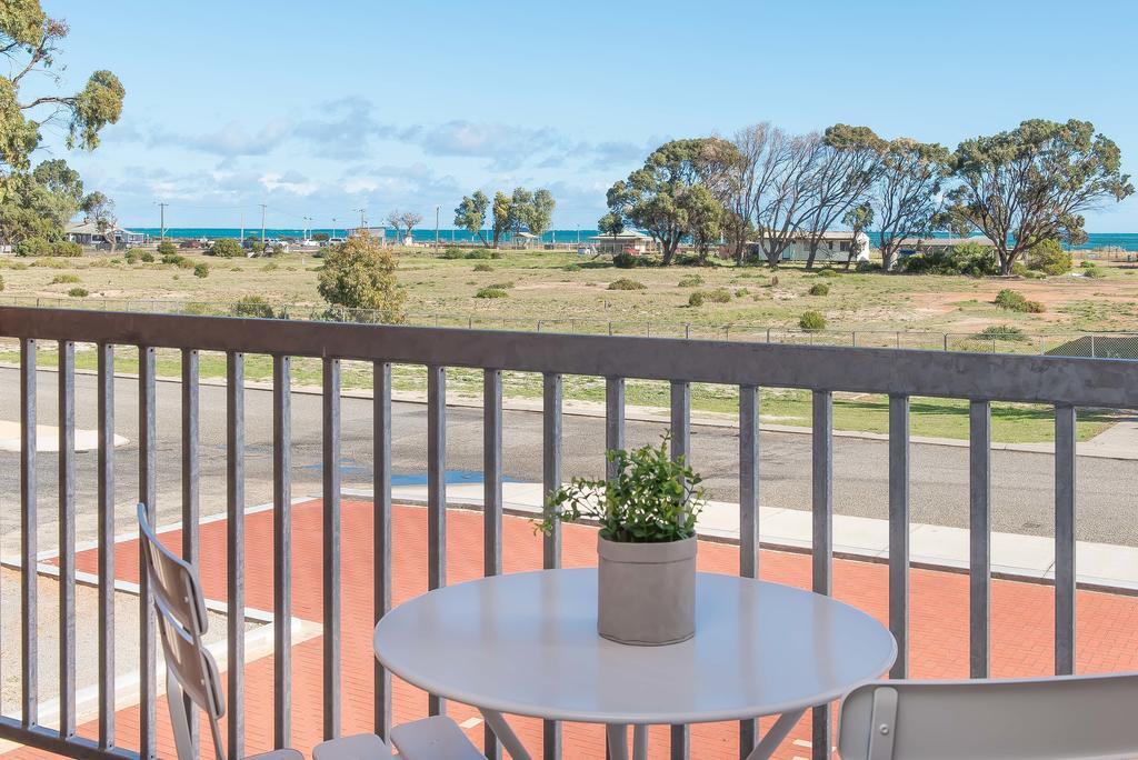 Jurien Bay Motel Apartments Екстериор снимка
